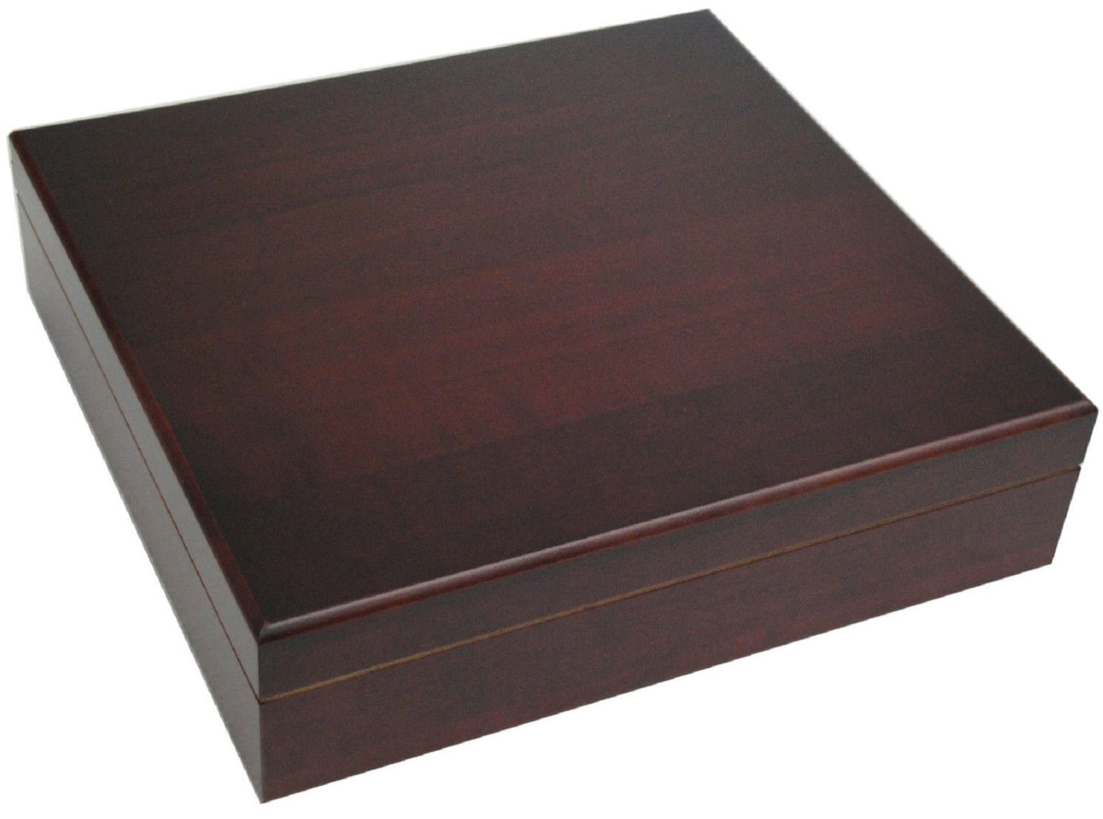 Úplne nový humidor na 15 cigár krásne drevo s dyhou