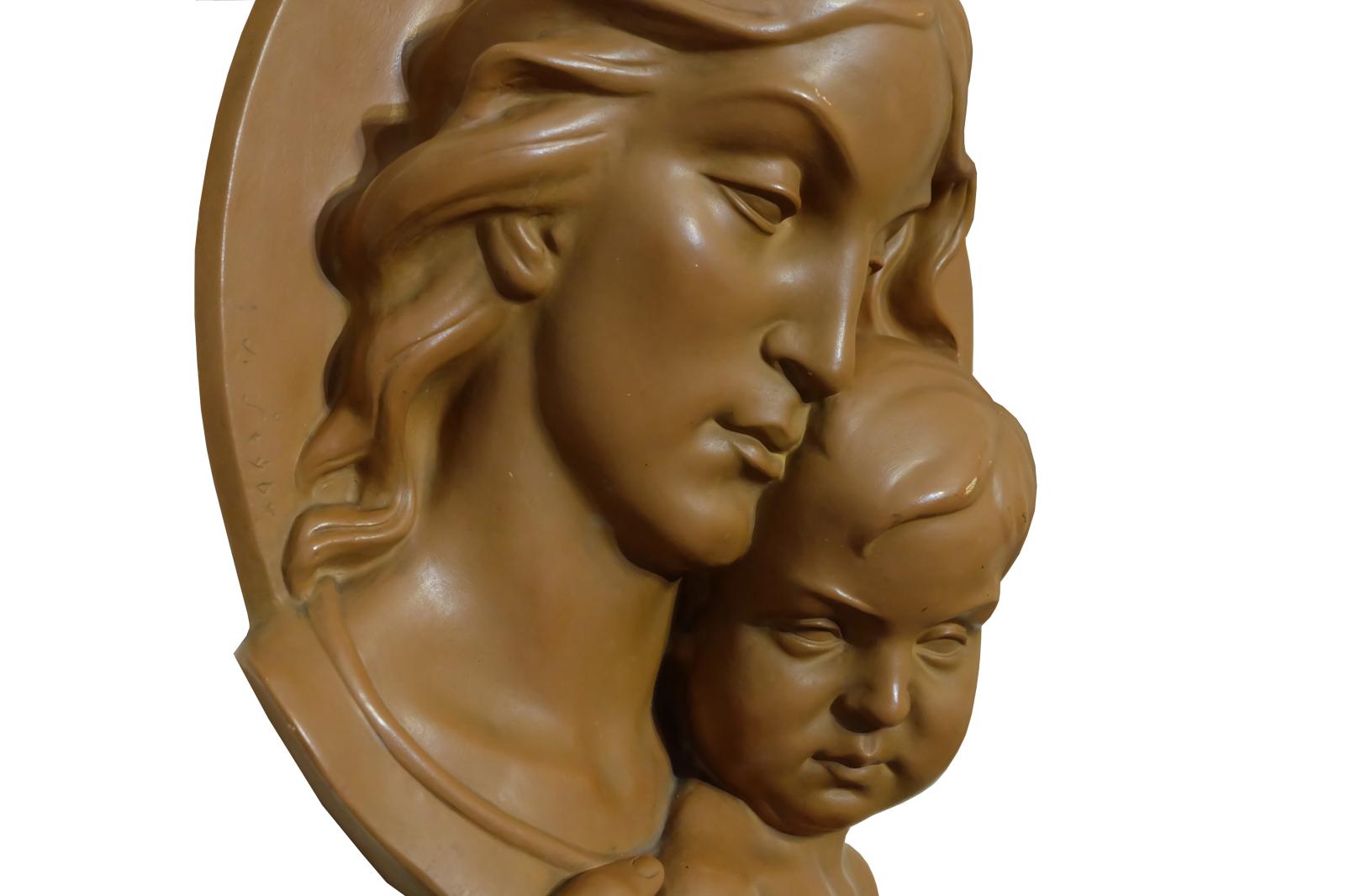 Art deco socha Madonna s dieťaťom. Veľká