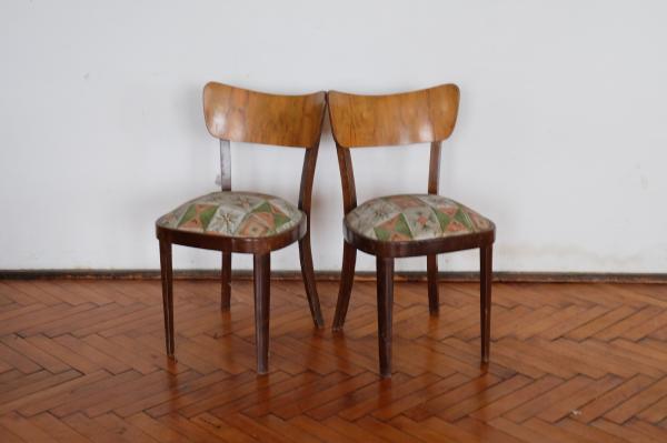 Stoličky z masívneho dreva čalunené sedenie