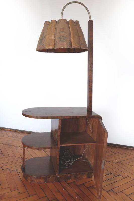 Art deco lampa so stolíkom a skrinkou