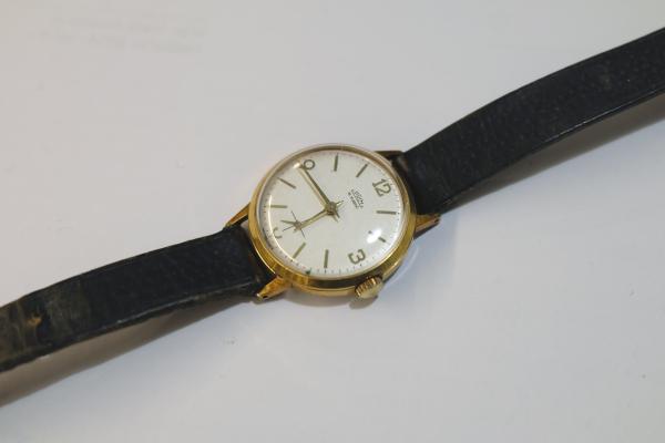 Luxusné dámske hodinky Prim 15 rubínov pozlátené