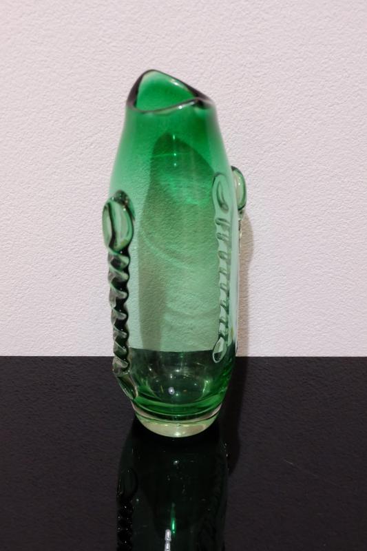 Retro váza z hutného skla zelená