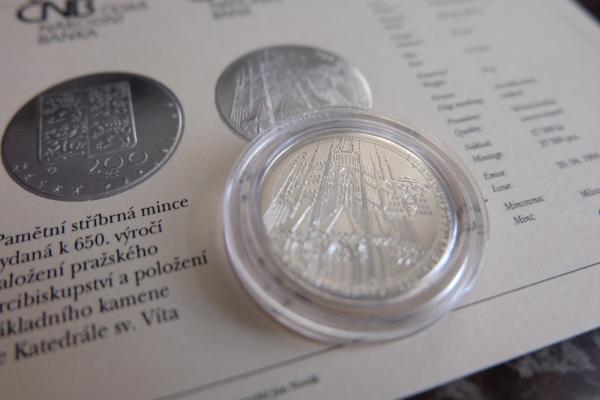 Pamätná strieborná minca. Založenie Pražského arcibiskupstva 650. výročie 1994 200 kč
