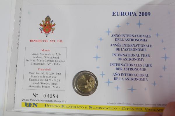 2009 Vatikán Numizmatický list 2 euro rok astronómie. Plus Vatikánske známky