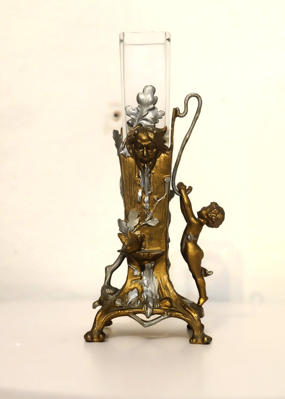 Bohato zdobená secesná váza