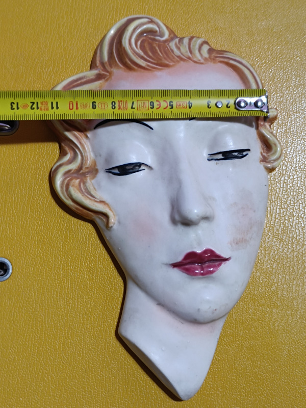 Art deco plastika na stenu 3