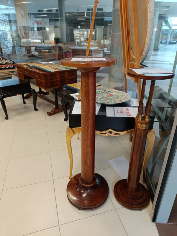 Secesný zdobený drevený stojan na kvety 3