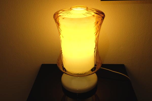 Zlatá sklenená stolová lampa Osvětlovací Sklo