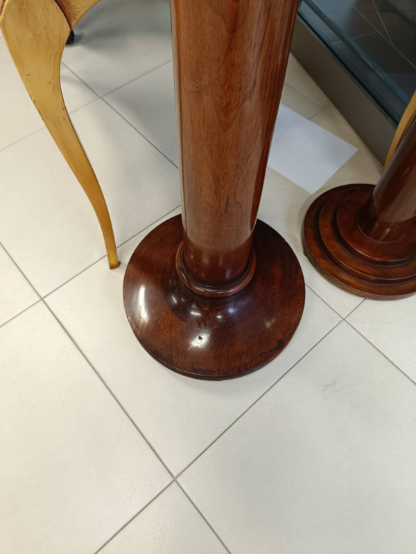 Klasicistický drevený stojan na kvety 2