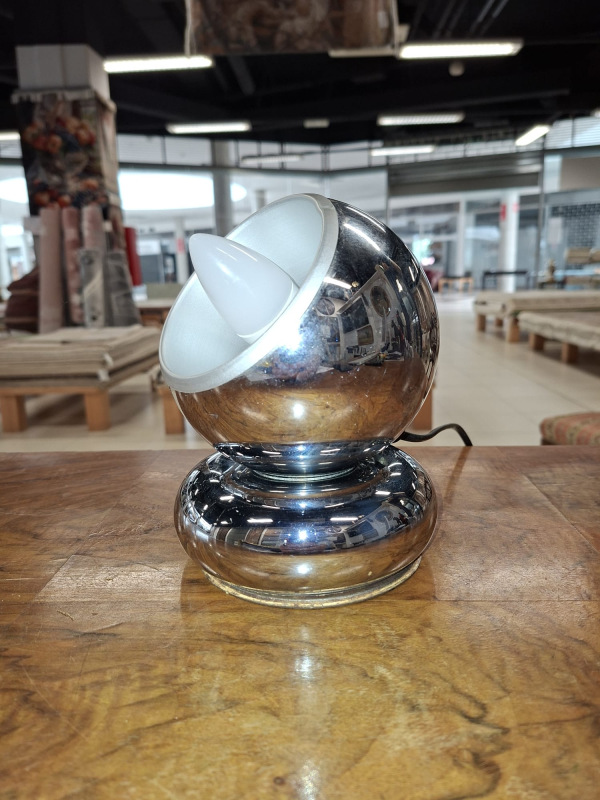 Dizajnová stolová retro lampa. Vico Magistretti pre Artemide 5