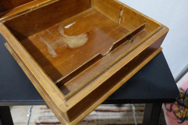 Ručne vyrezávaný zdobený humidor 3