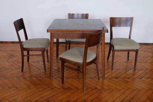 Jedálenský rozťahovací retro štvorcový stôl