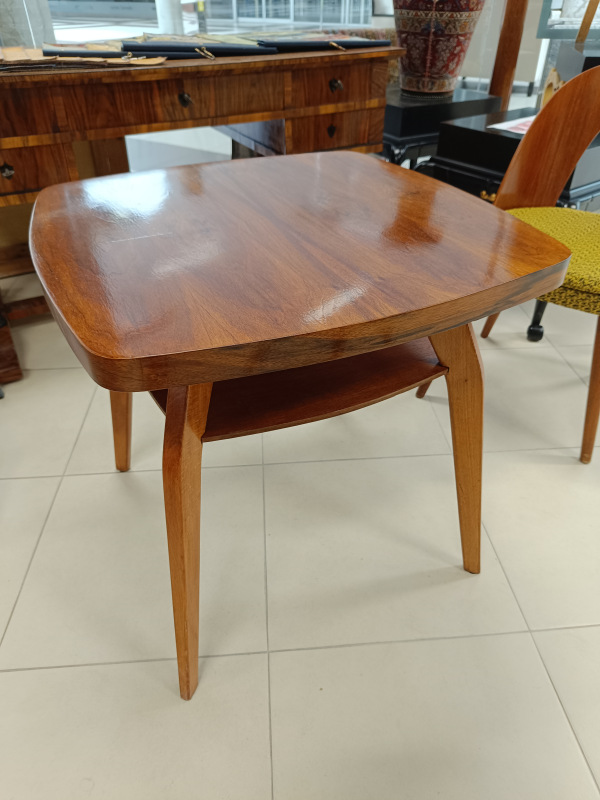 Kávový stôl svetlý menší top stav po renovacíi