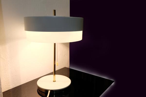 Dizajnová stolová retro lampa. Kamenický Šenov 70 roky