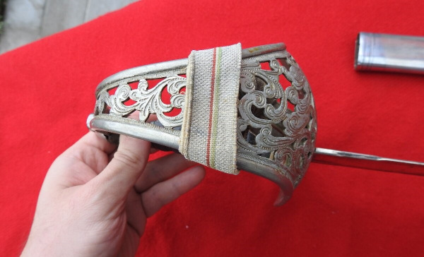 Dôstojnícka šabla Madarského kráľovskeho jazdectva M. 04 9