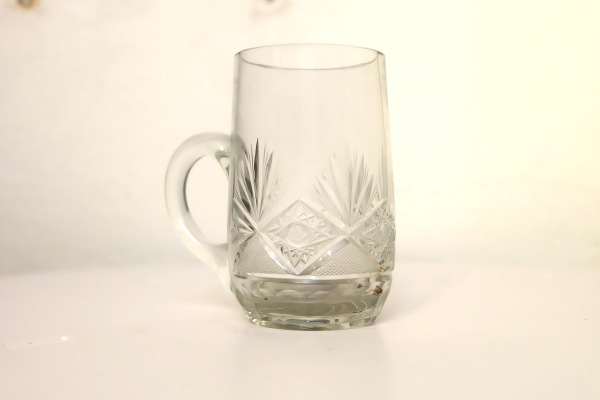 1937 Pohár z bruseného skla zo zaliatou 5 korunou