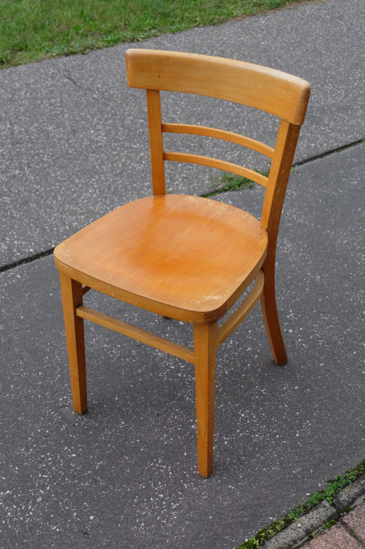 Ton jedálenské stoličky 1