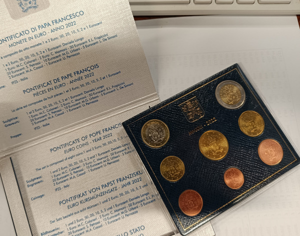 2022 Vatikán Oficiálna sada Euro mincí 1