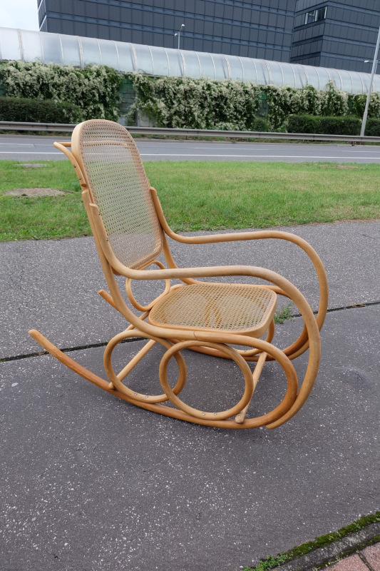 Ton hojdacie kreslo výborný stav 1