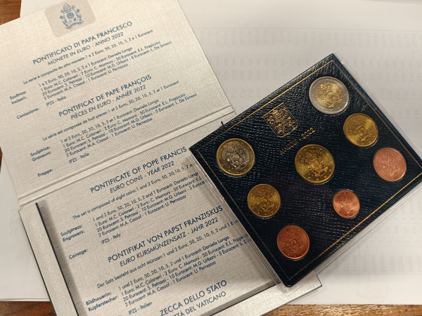 2022 Vatikán Oficiálna sada Euro mincí 2